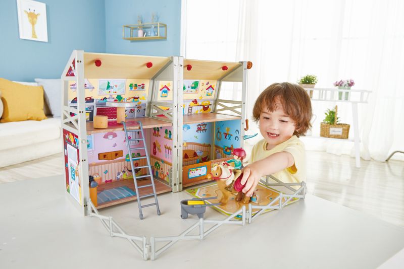 Hape Happy Family Ξύλινος Στάβλος Pony Club