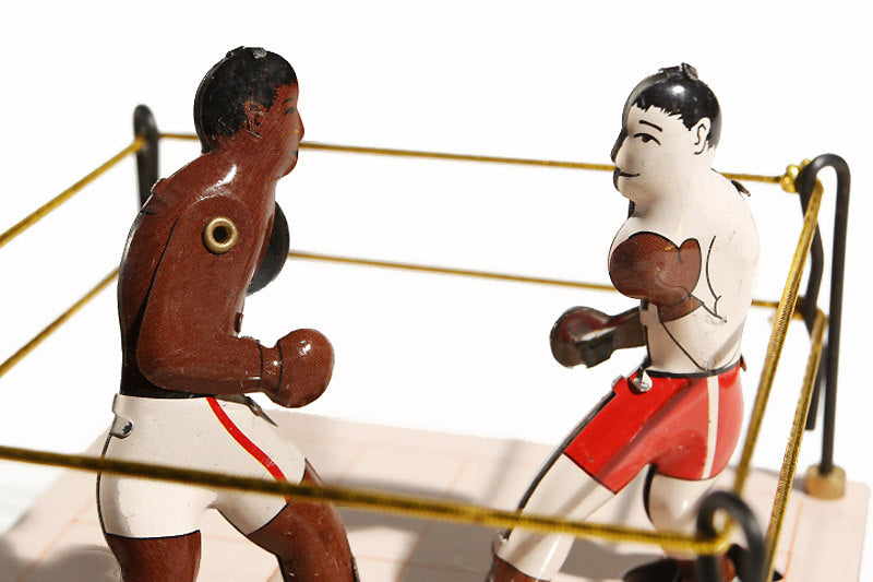 Tin toy boxing ring with 2 boxers wound