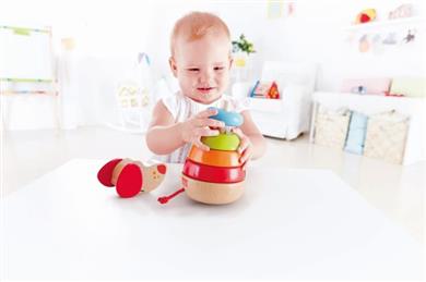 Hape Pepe Sound Stacker (E0448A) - Ο Πέπε Μαθαίνει Σχήματα & Χρώμματα Στα Παιδιά & Γαυγίζει Όταν Του Χτυπούν Το Κεφαλάκι