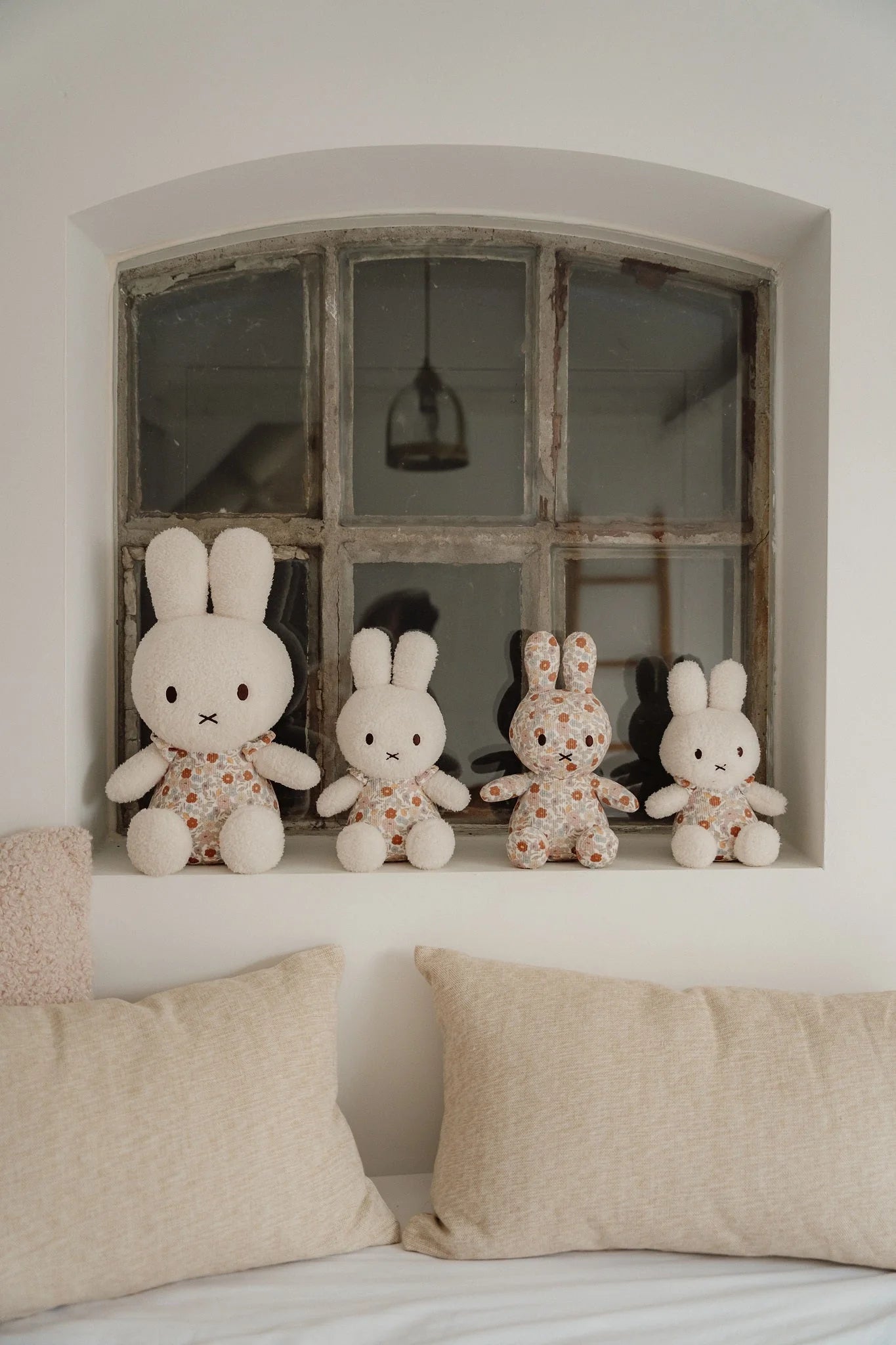 Little Dutch Υφασμάτινη κούκλα Miffy Vintage Little Flowers 60cm