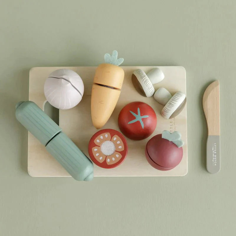 Little Dutch Wooden cutting board with vegetables