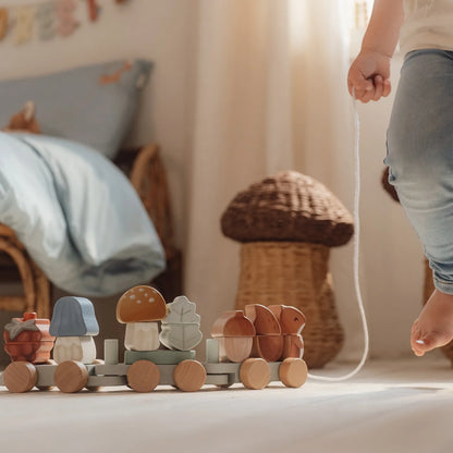 Little Dutch Ξύλινο τρενάκι με άσκηση λεπτής κίνησης σκιουράκι Forest Friends FSC