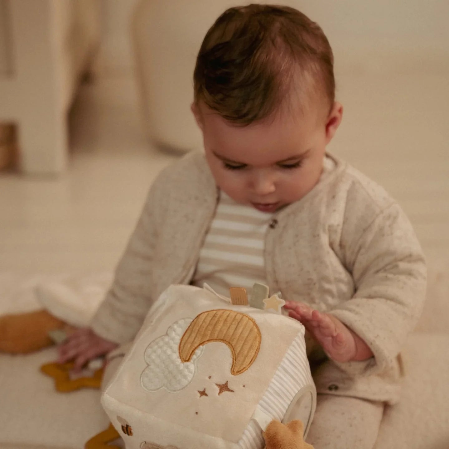 Little Dutch Υφασμάτινος κύβος δραστηριοτήτων Newborn Naturals GRS