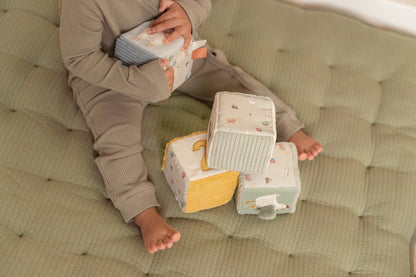 Little Dutch Σετ παιχνιδιού με υφασμάτινους κύβους Little Farm