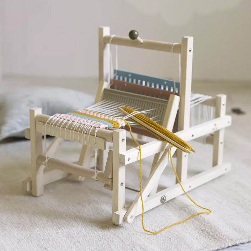 MICKI: Wooden Loom