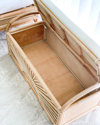 Αποθηκευτικό σκαμπό Rattan