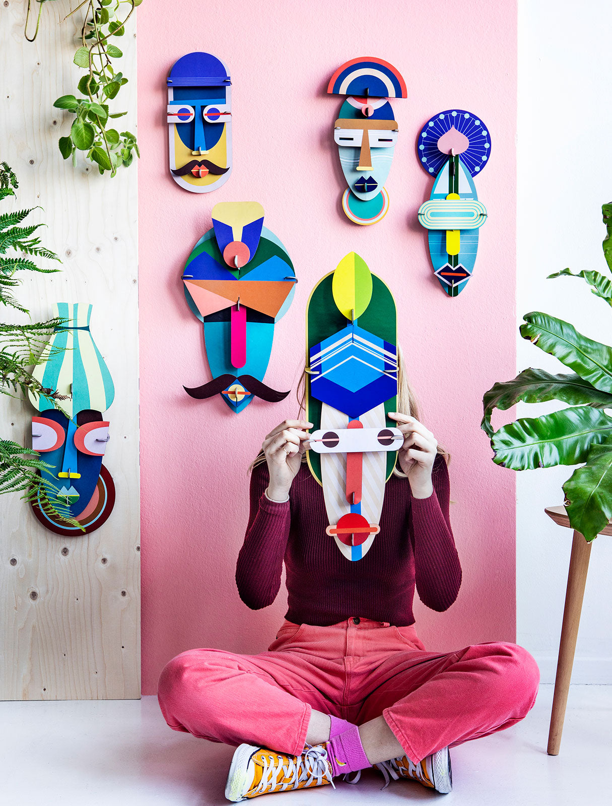 Studio ROOF Διακοσμητικό τοίχου, mask, london-χαρτοκατασκευή